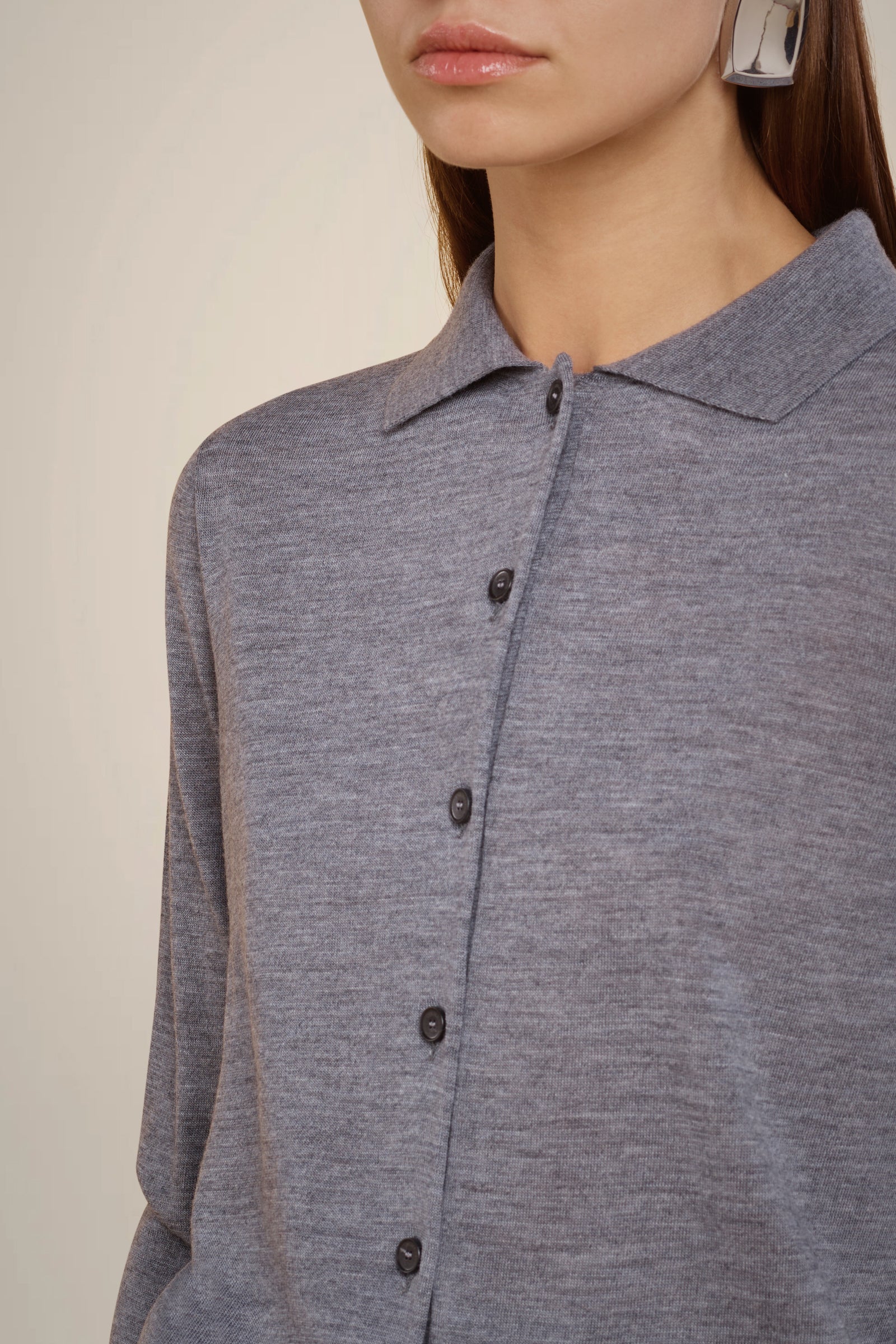 MAGLIA CON ABBOTTONATURA