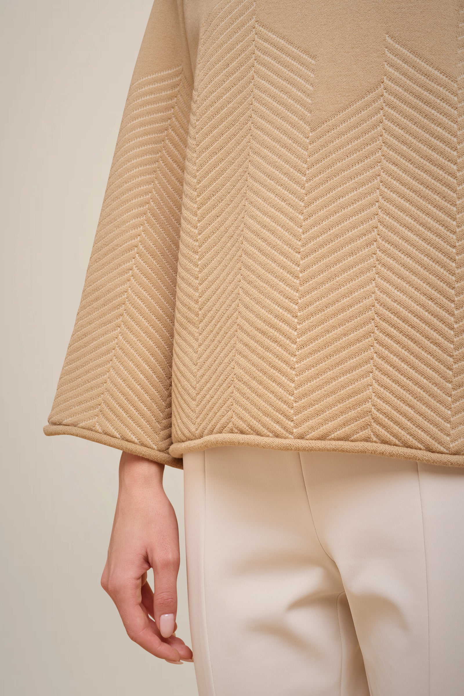 MAGLIA JACQUARD A RILIEVO