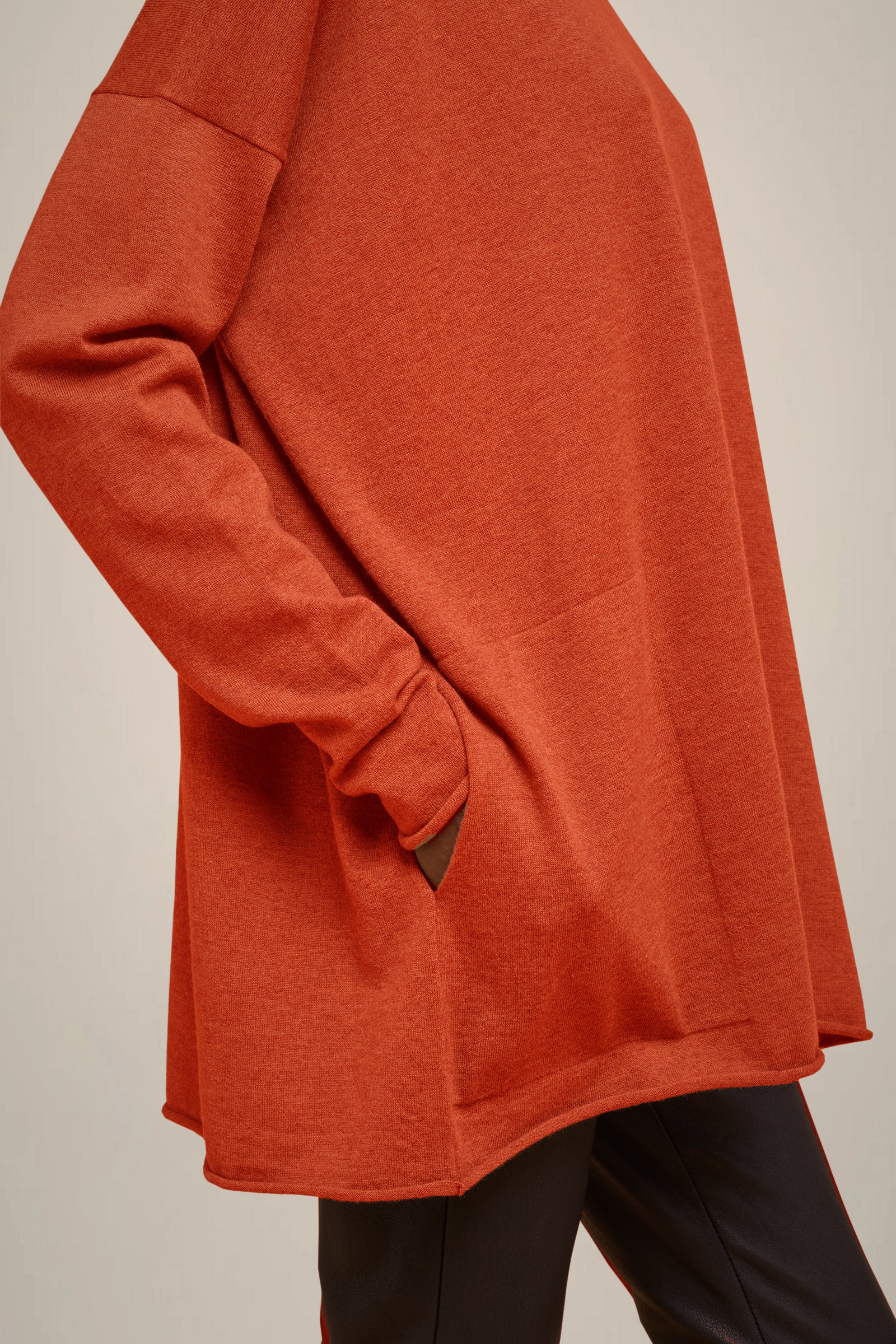 MAGLIA TASCHE A TOPPA
