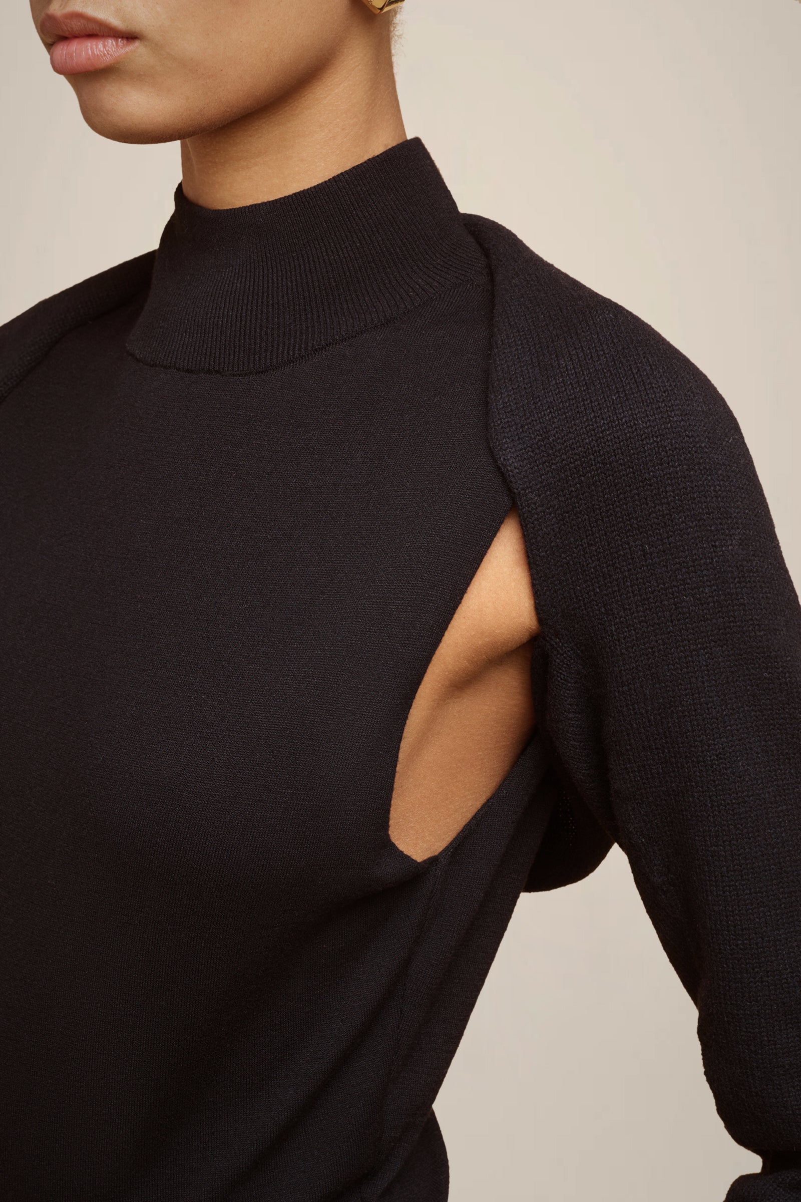 COVERSHOULDERS