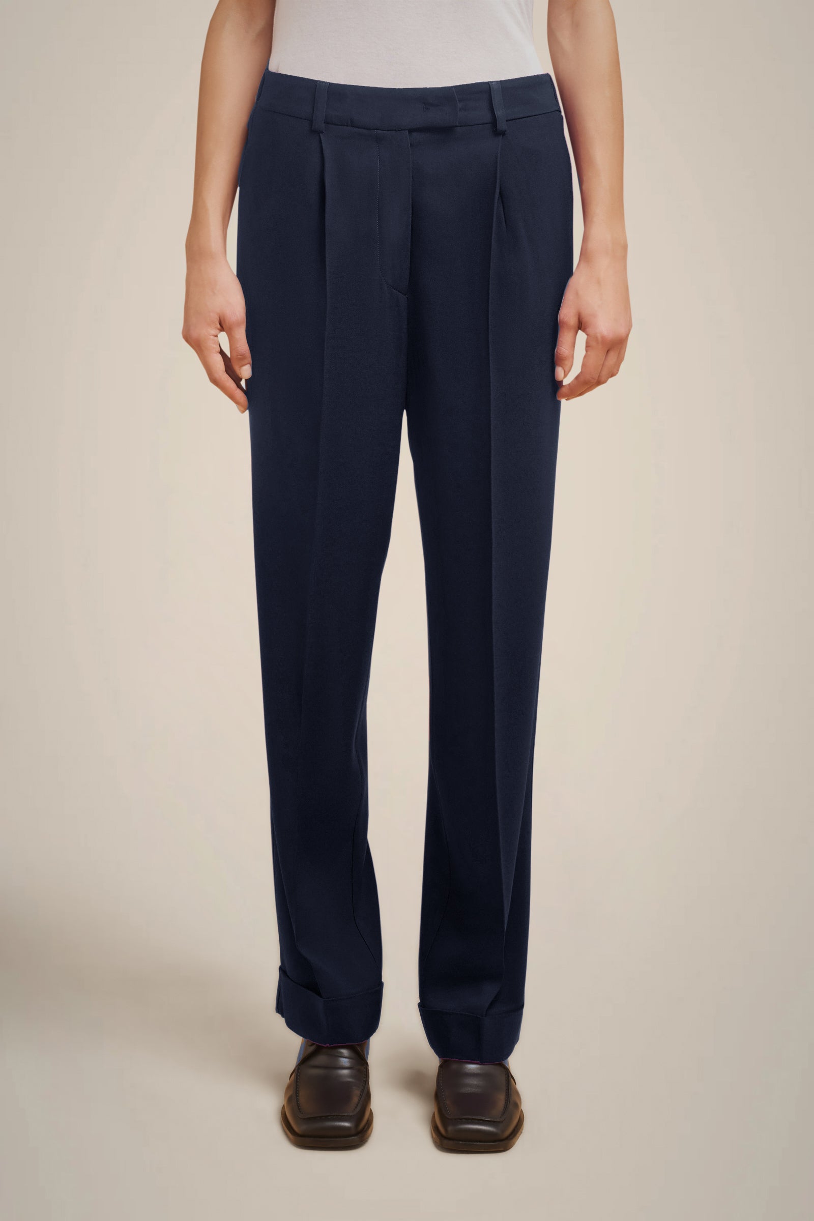 PLEATED TROUSERS