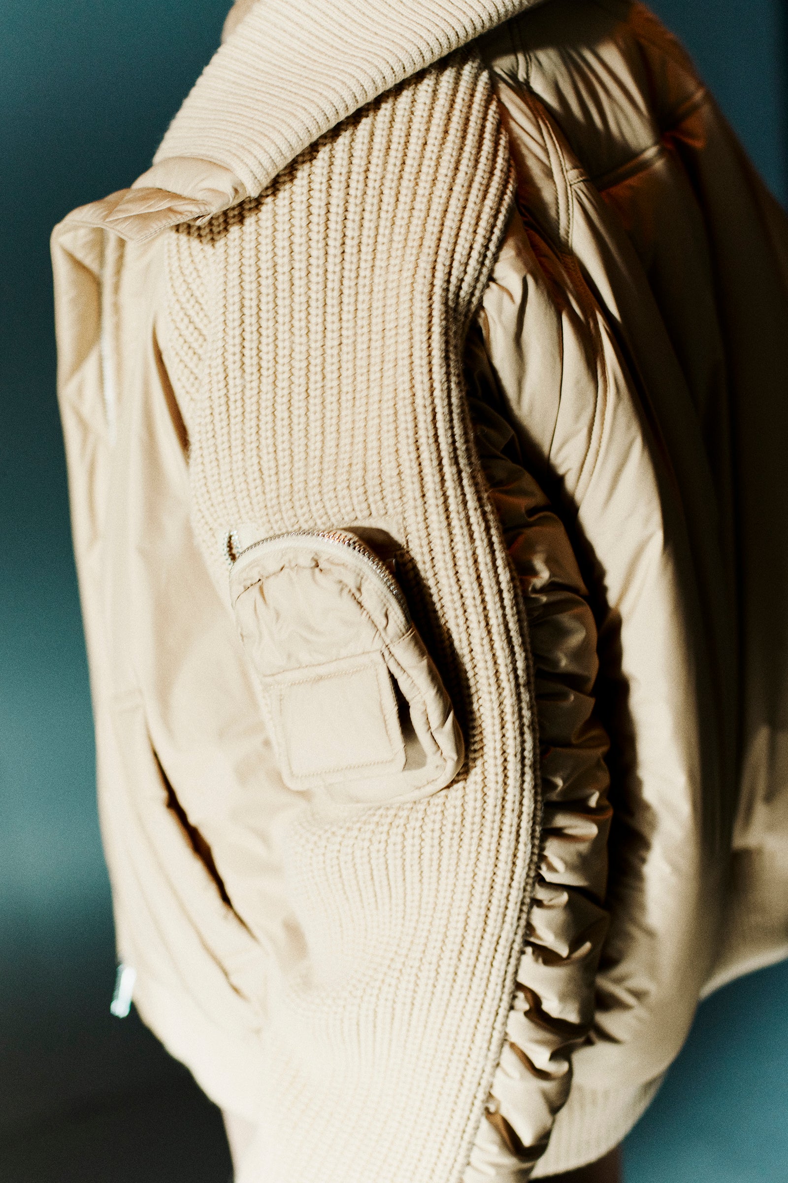 BOMBER CORTO IN NYLON E MAGLIA