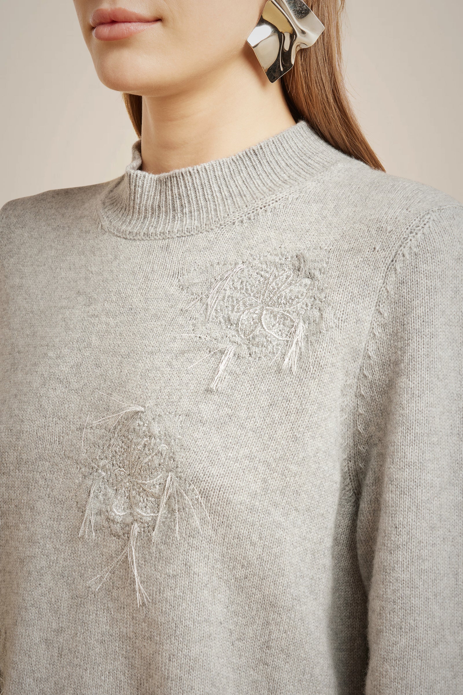 MAGLIA RICAMATA IN CASHMERE RICICLATO