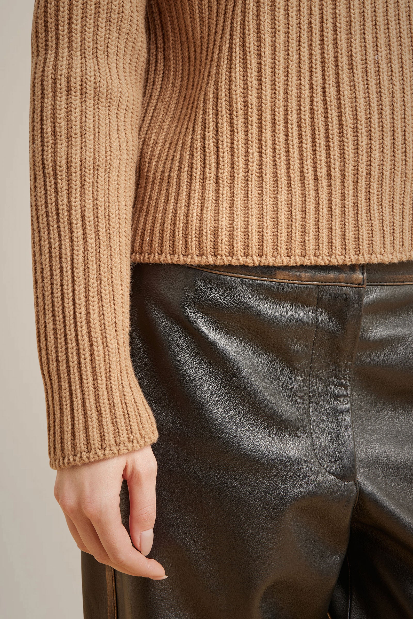 RECYCLED CASHMERE HIGH NECK SWEATER