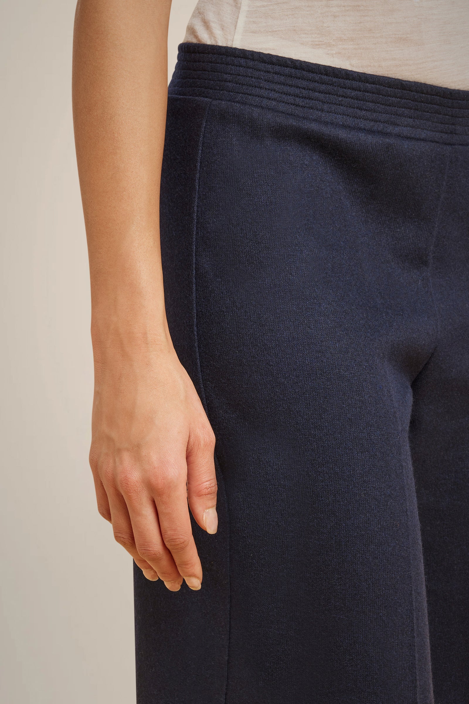 CROPPED TROUSERS