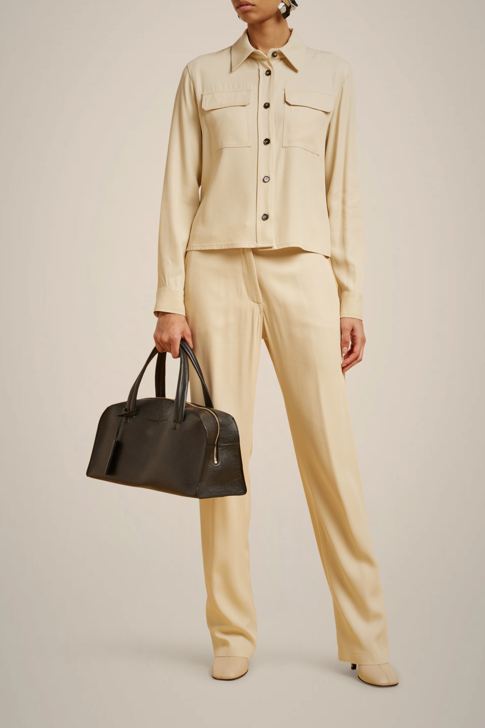 CAMICIA CON TASCHE A TOPPA
