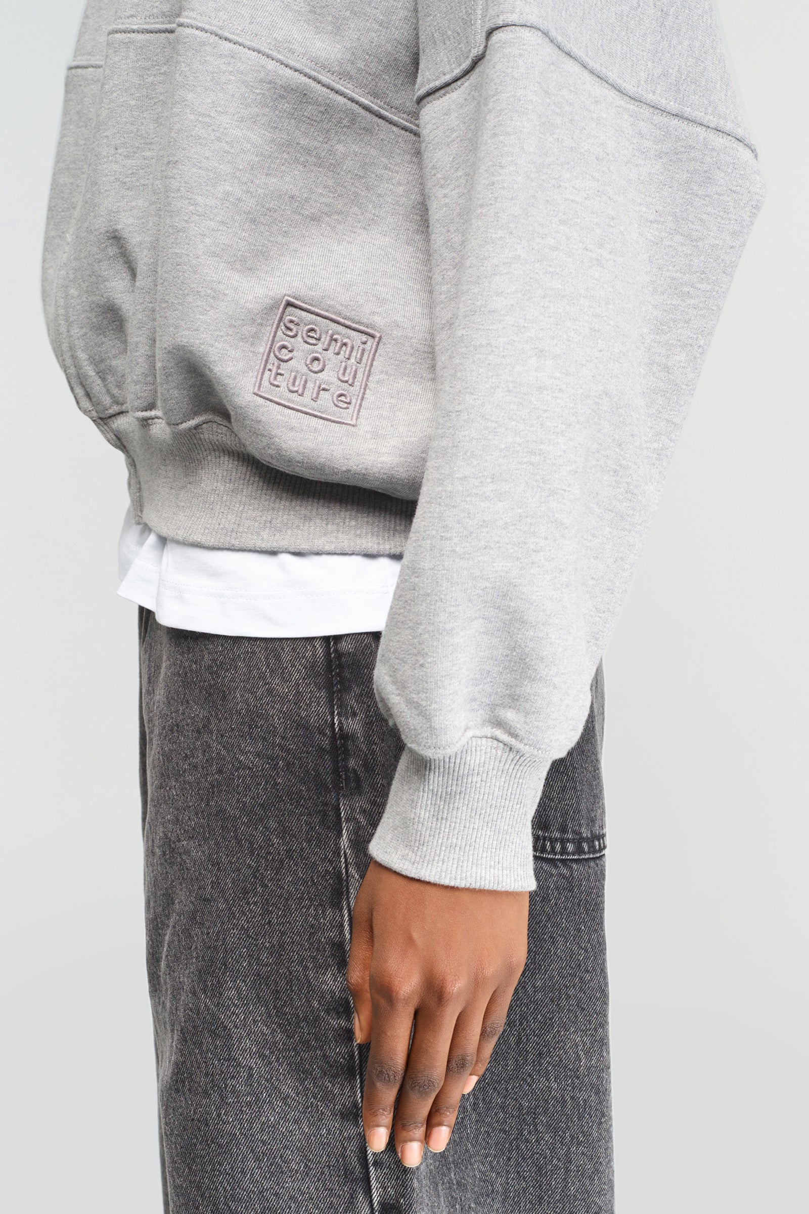 SWEATSHIRT