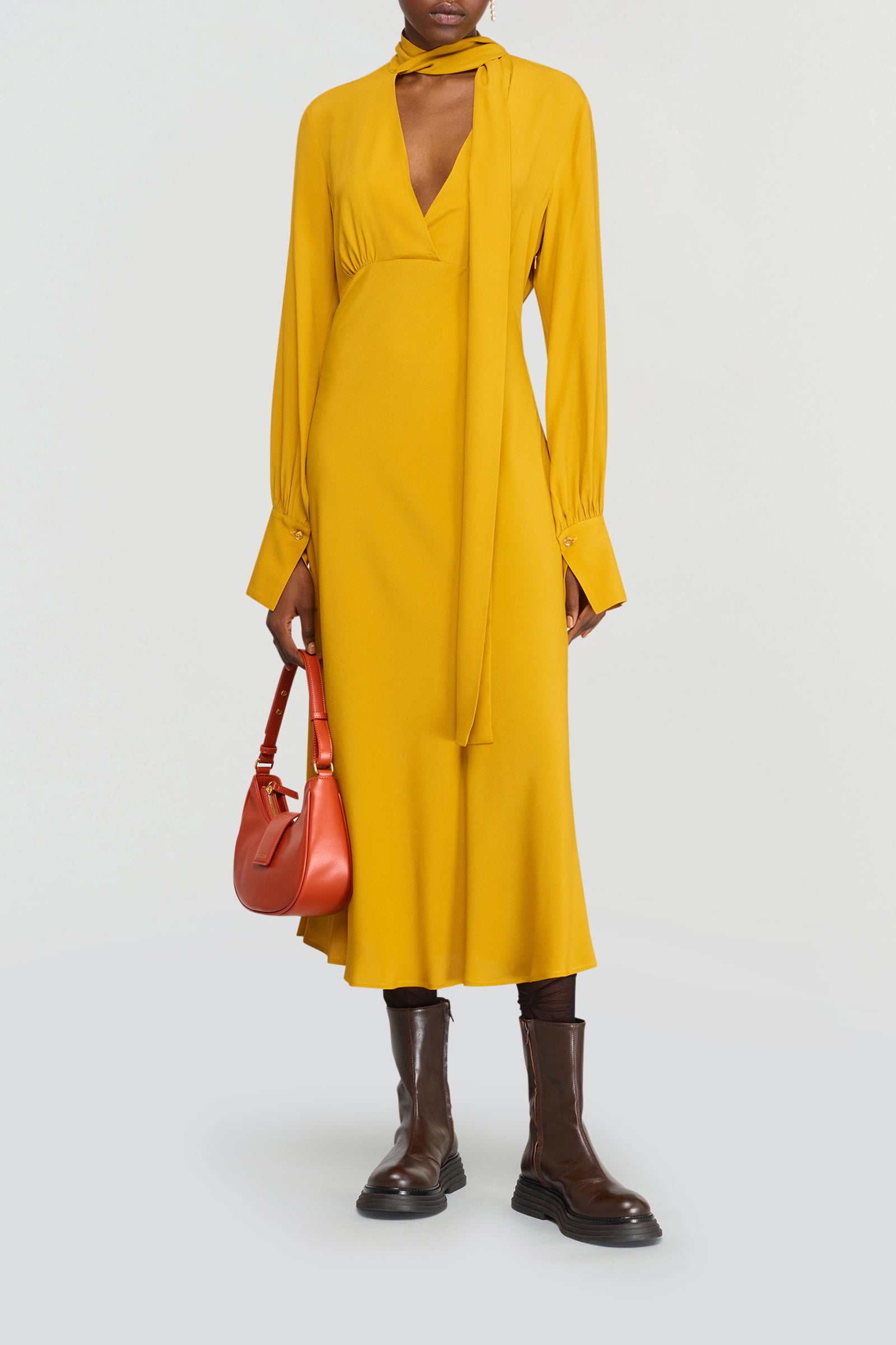 DRESS
